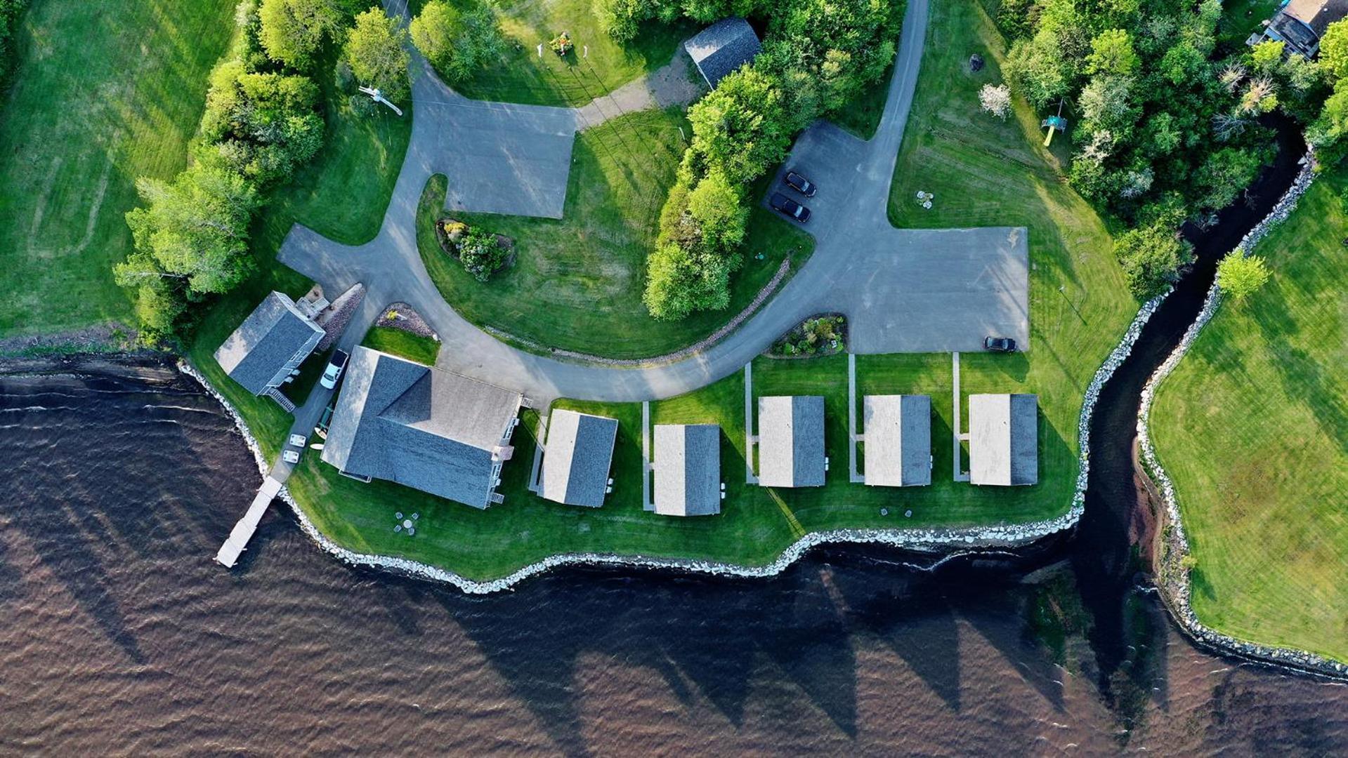 Keltic Quay Cottages & Bayfront Lodge Whycocomagh 외부 사진